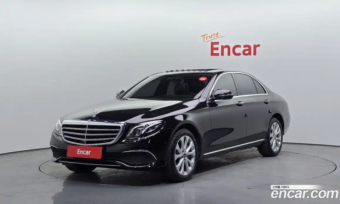 Mercedes-Benz E-Class 2018 2.0 Автомат в Москве № 307648, фото 3