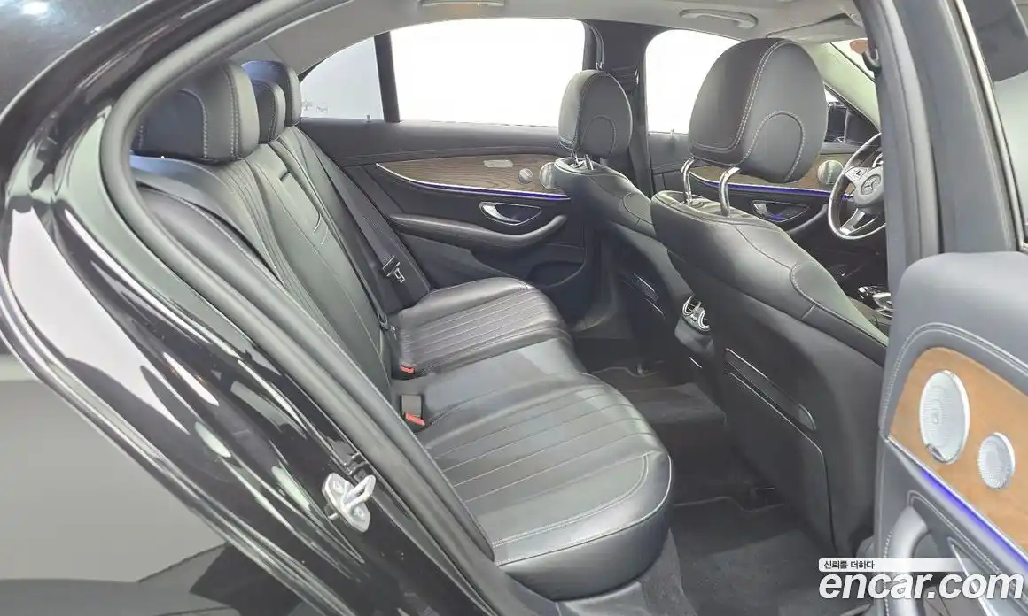 Mercedes-Benz E-Class 2018 2.0 Автомат в Москве № 307648, фото 8