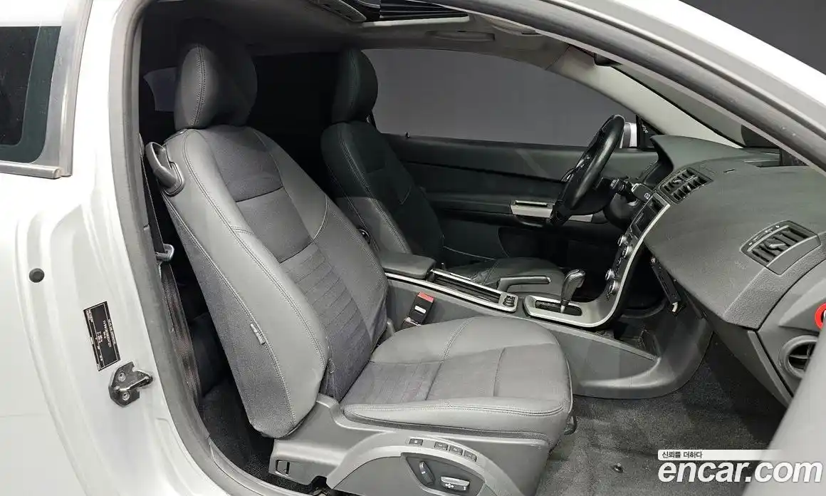 Volvo C30 2008 2.4 Автомат в Москве № 326074, фото 17