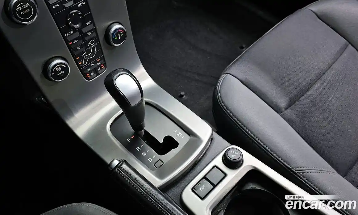 Volvo C30 2008 2.4 Автомат в Москве № 326074, фото 6