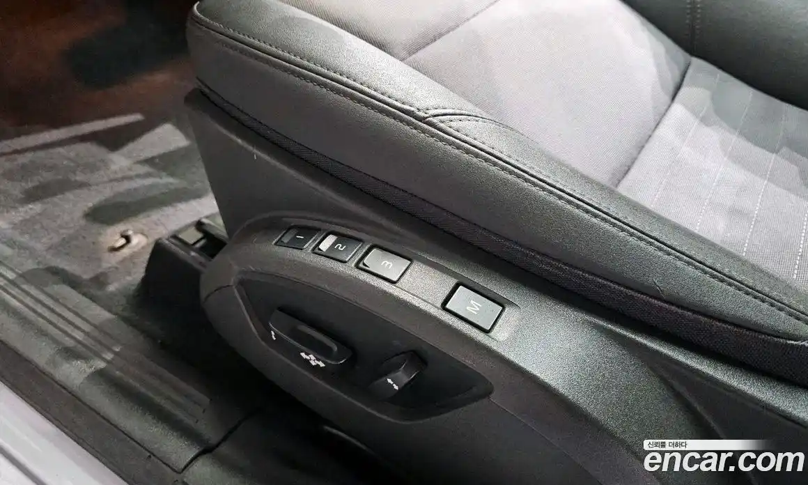 Volvo C30 2008 2.4 Автомат в Москве № 326074, фото 7