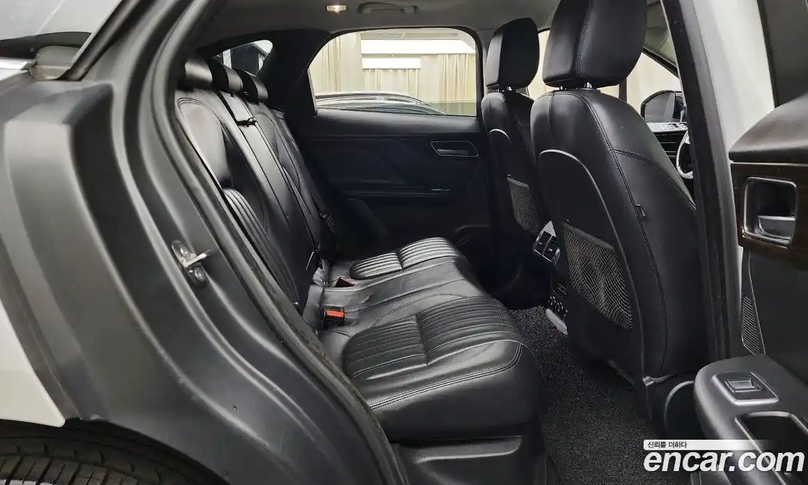 Jaguar F-Pace 2018 2.0 Автомат в Москве № 335810, фото 9