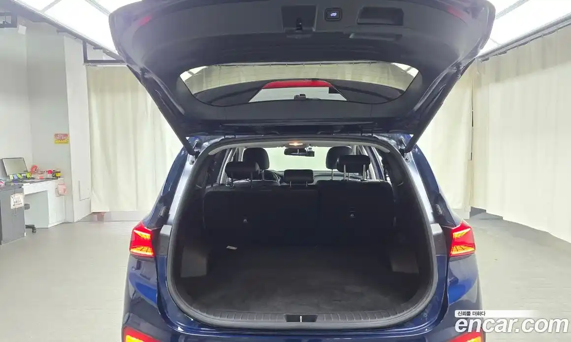 Hyundai Santa Fe 2019 2.0 Автомат в Москве № 357966, фото 20