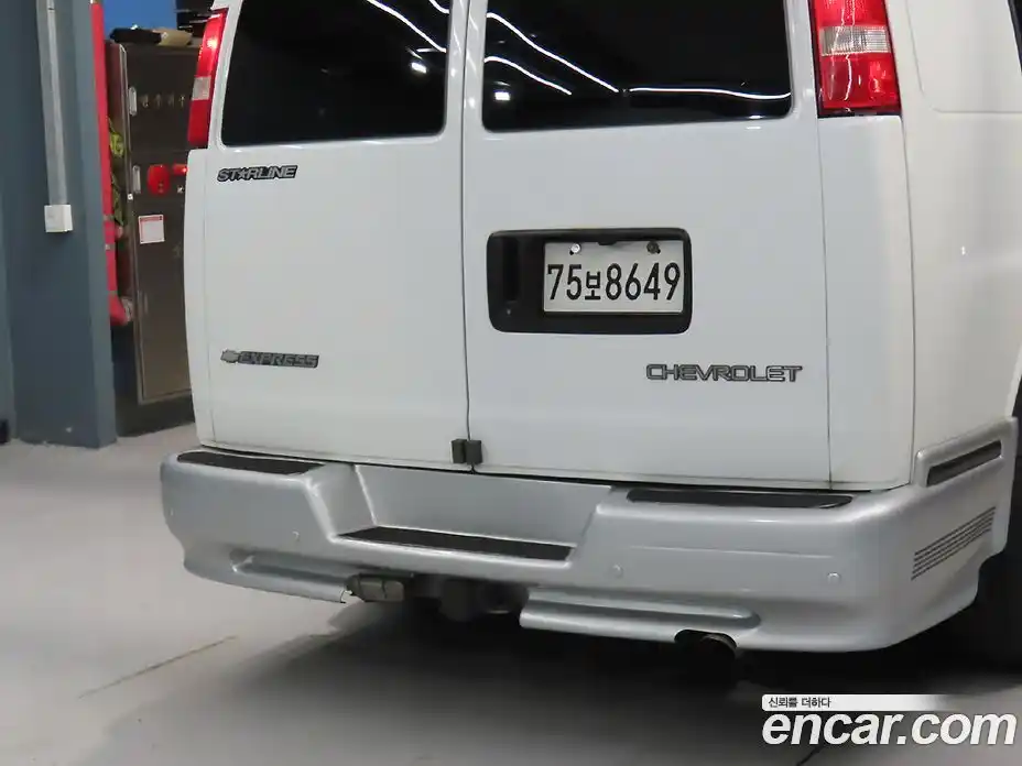 Chevrolet Express Van 2004 6.0 Автомат в Москве № 379893, фото 16