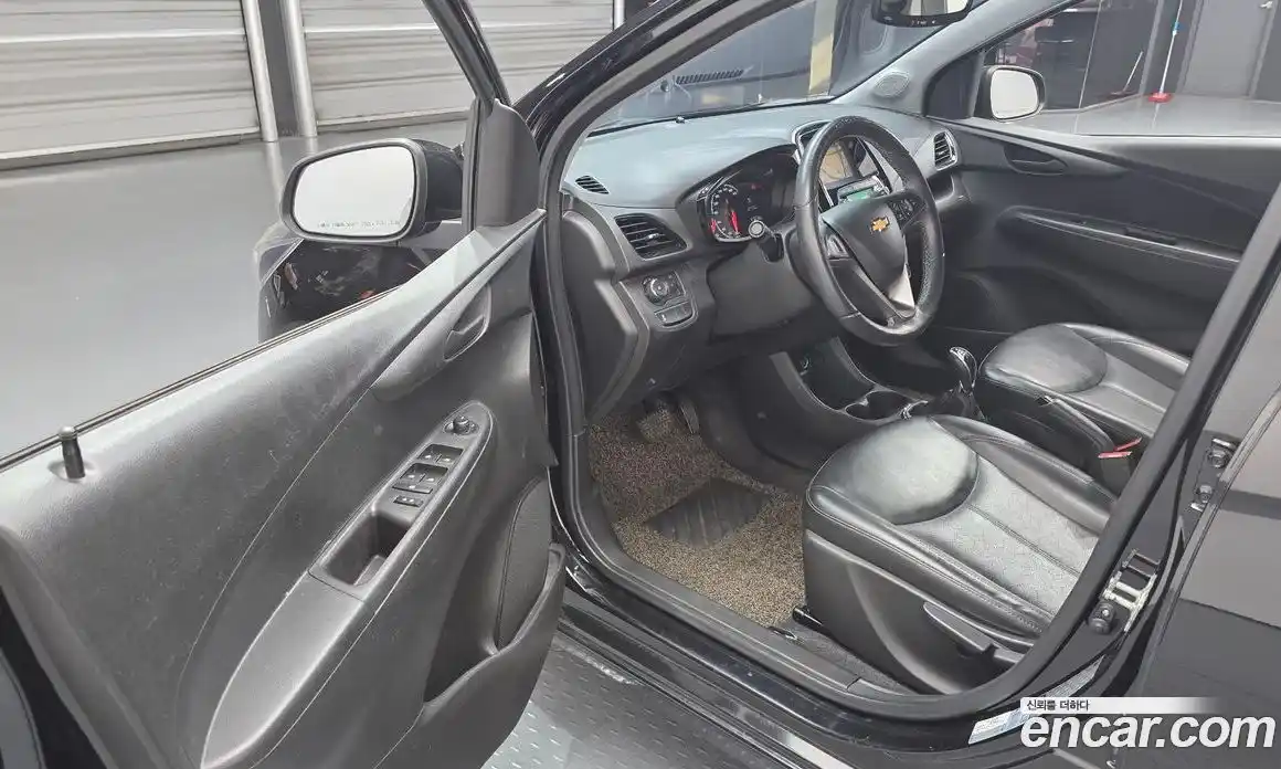 Chevrolet Spark 2017 1.0 Робот в Москве № 38607, фото 13