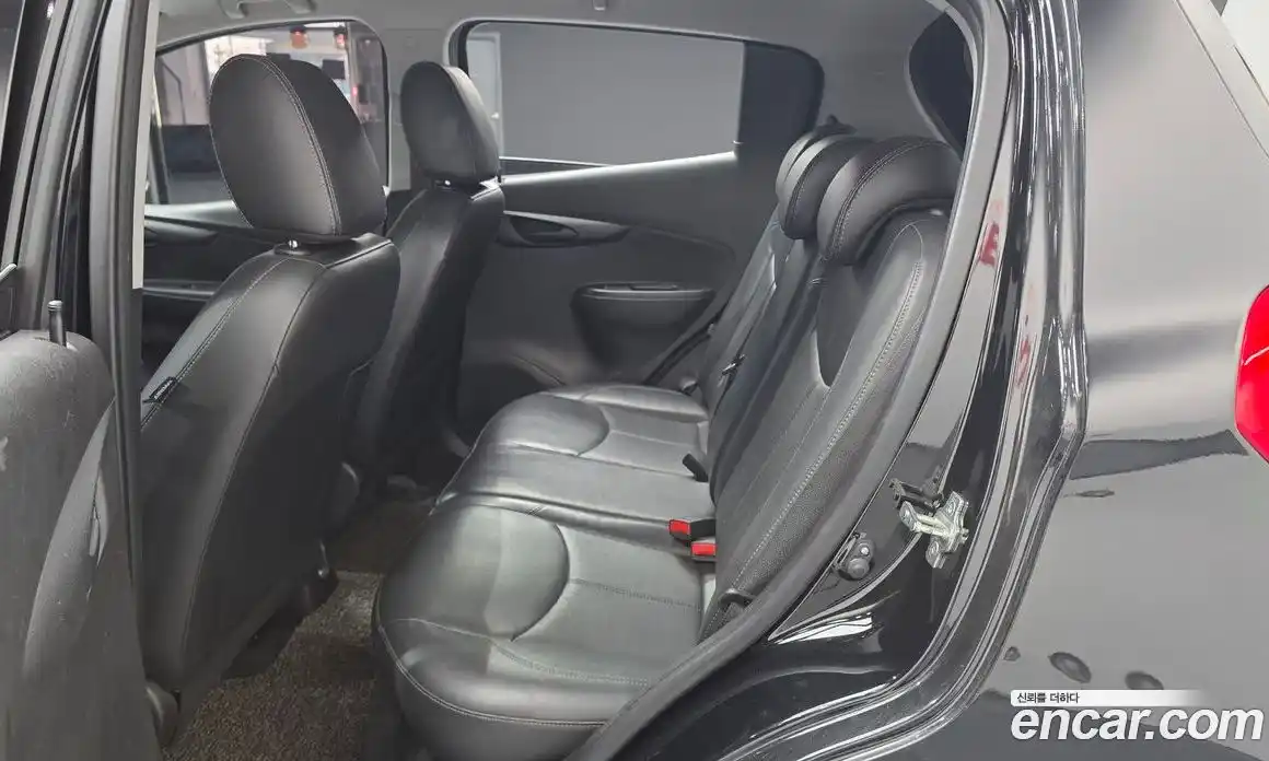 Chevrolet Spark 2017 1.0 Робот в Москве № 38607, фото 3