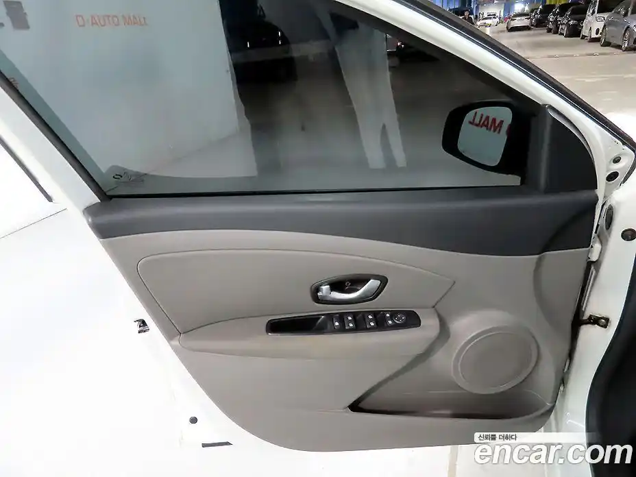 Renault SM3 2010 1.6 Автомат в Москве № 395510, фото 14