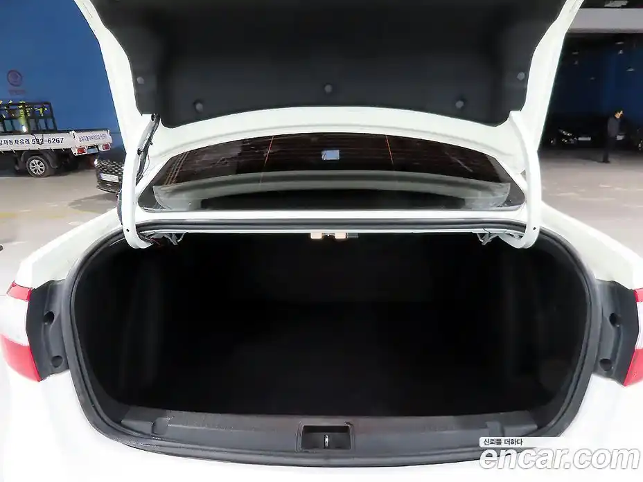 Renault SM3 2010 1.6 Автомат в Москве № 395510, фото 17