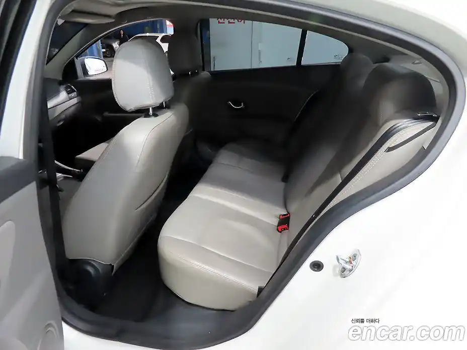 Renault SM3 2010 1.6 Автомат в Москве № 395510, фото 7