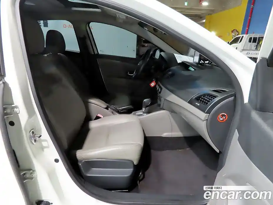 Renault SM3 2010 1.6 Автомат в Москве № 395510, фото 8