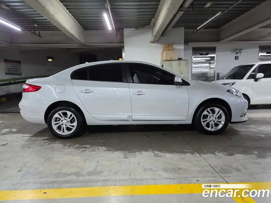 Renault SM3 2018 1.6 Автомат в Москве № 401642, фото 19