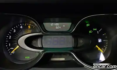 Renault QM3 2016 1.5 Автомат в Москве № 456035, миниатюра 8