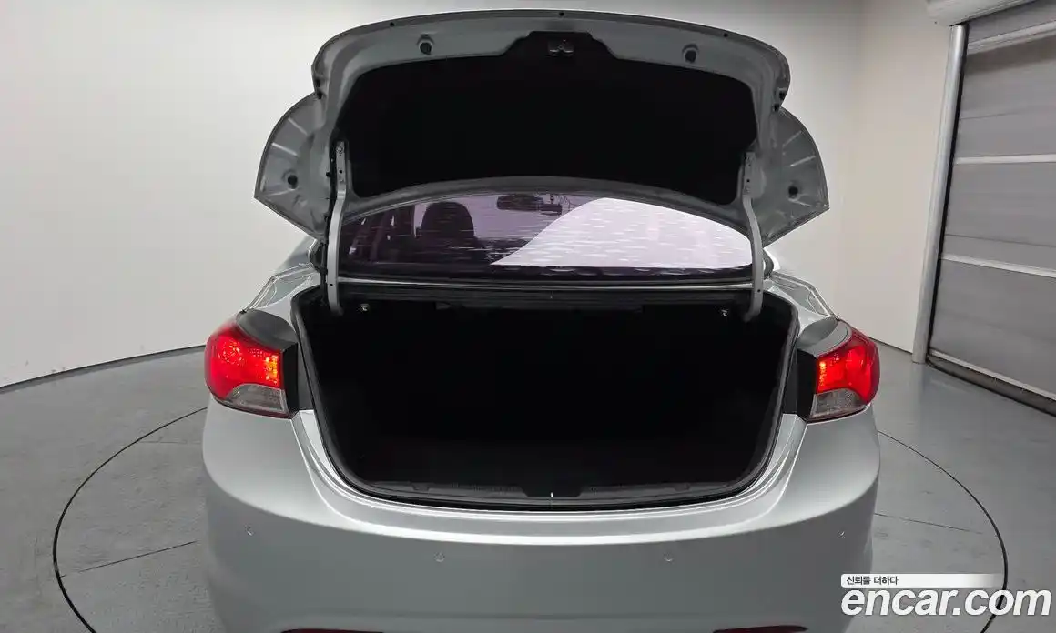 Hyundai Avante 2011 1.6 Автомат в Москве № 45754, фото 9