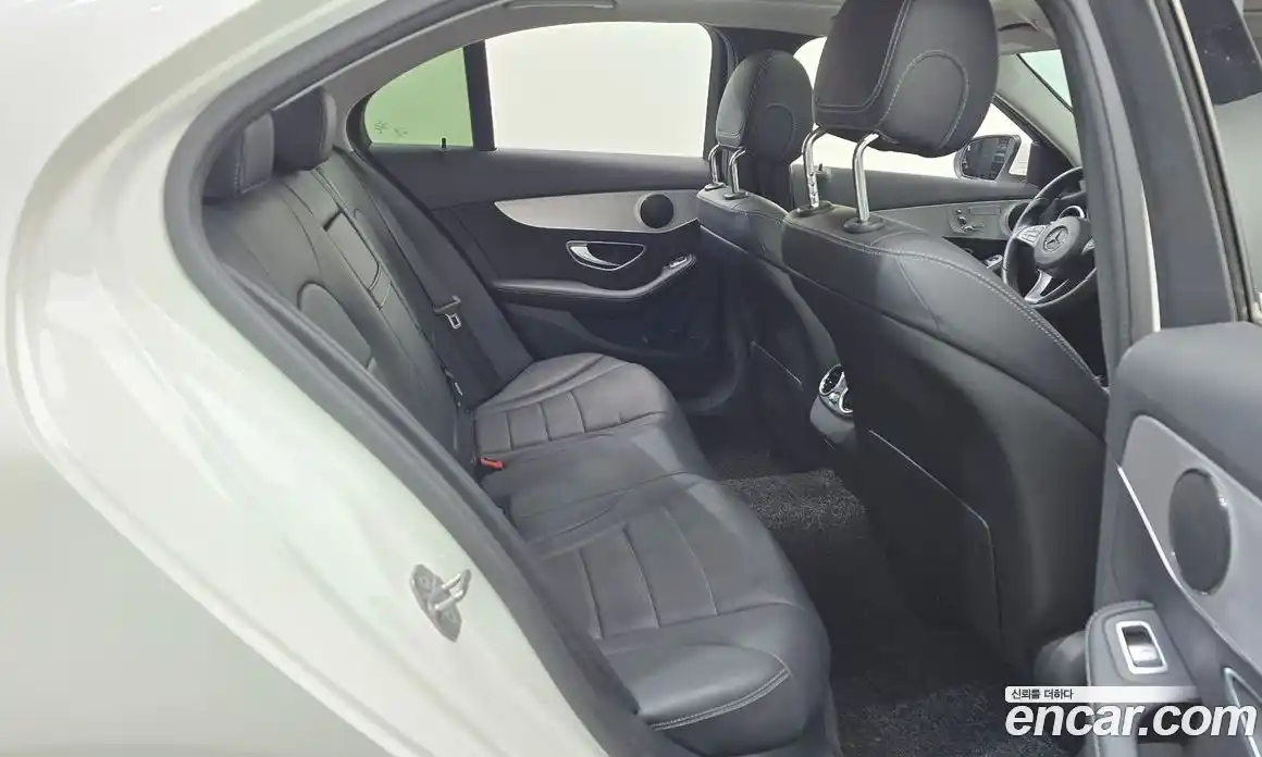 Mercedes-Benz C-Class 2018 2.0 Автомат в Москве № 468057, фото 12