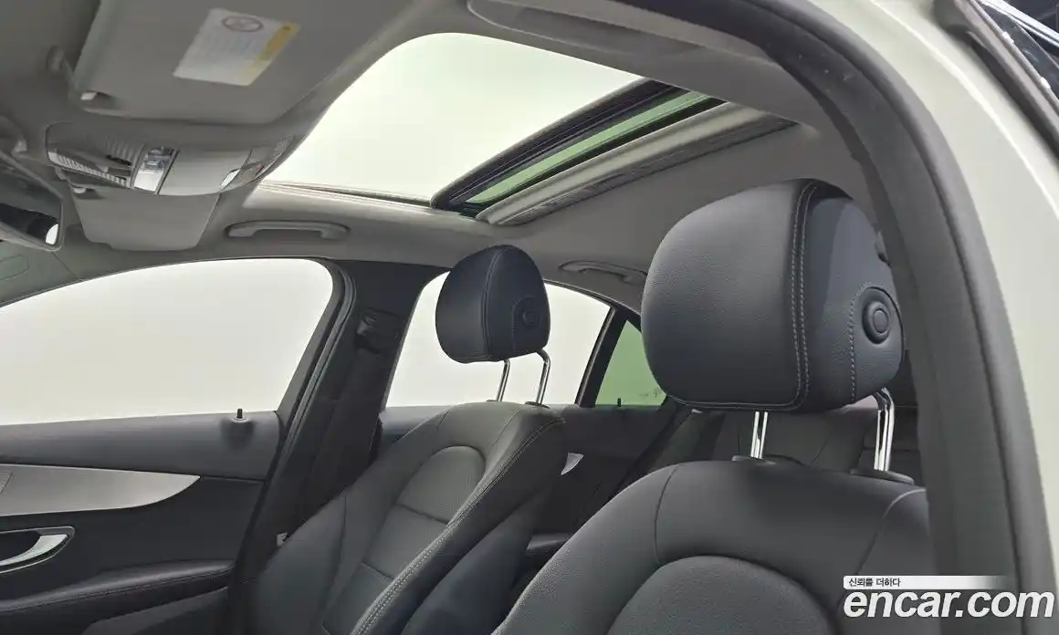 Mercedes-Benz C-Class 2018 2.0 Автомат в Москве № 468057, фото 19