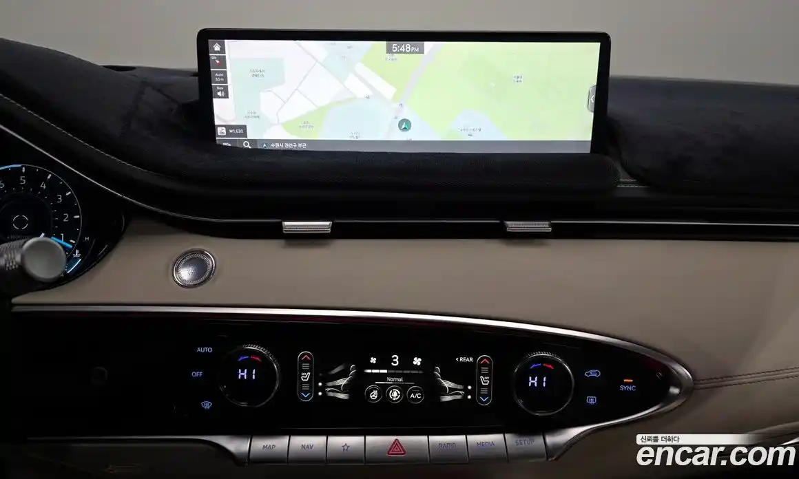 Genesis GV70 2023 2.5 Автомат в Москве № 117287, фото 14