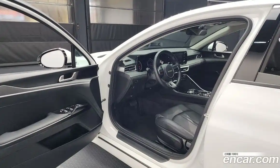 Kia K5 2023 2.0 Автомат в Москве № 120857, фото 16