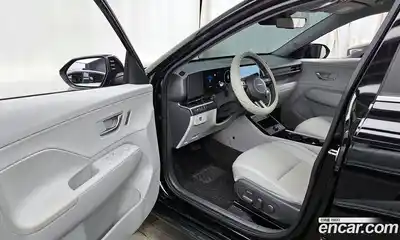 Hyundai Kona 2023 1.6 Автомат в Москве № 124698, миниатюра 3