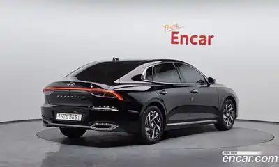Hyundai Grandeur 2022 2.4 Автомат в Москве № 127132, миниатюра 2