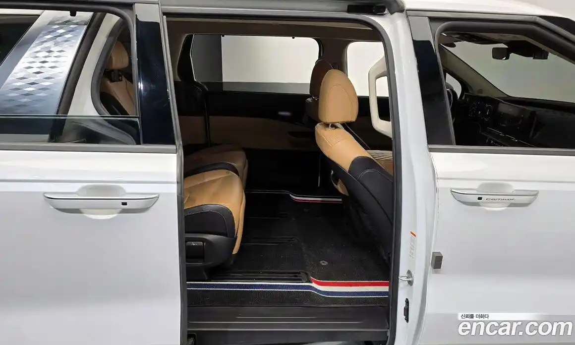 Kia Canival 2021 2.2 Автомат в Москве № 132737, фото 12