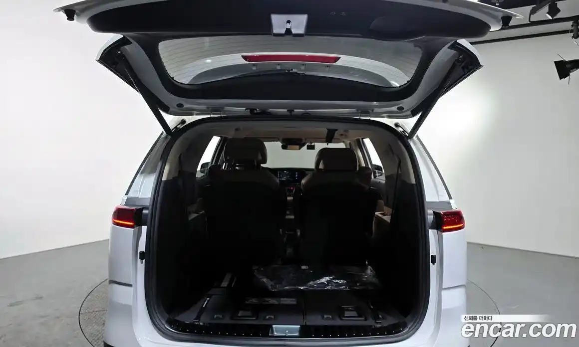 Kia Canival 2021 2.2 Автомат в Москве № 132737, фото 20