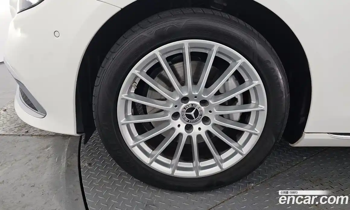 Mercedes-Benz E-Class 2022 2.0 Автомат в Москве № 139973, фото 8