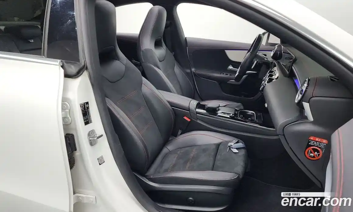 Mercedes-Benz CLA-Class 2023 2.0 Автомат в Москве № 143848, фото 3