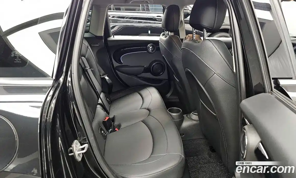 Mini Cooper 2023 1.5 Автомат в Москве № 145477, фото 12