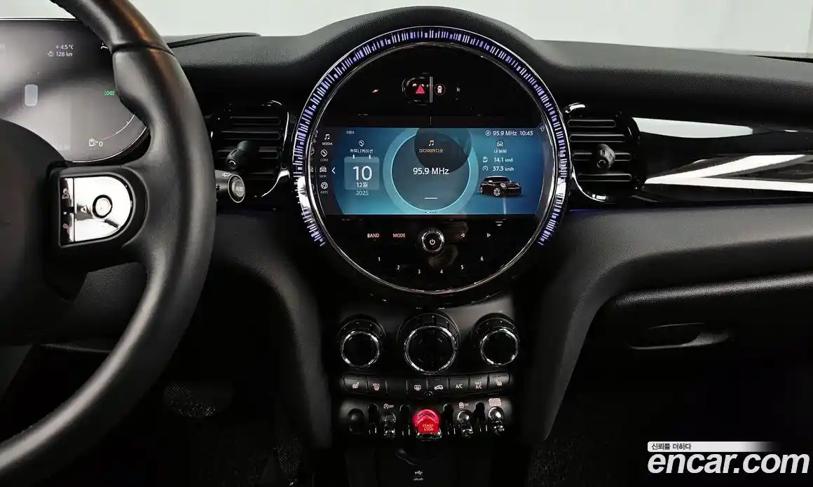 Mini Cooper 2023 1.5 Автомат в Москве № 145477, фото 16