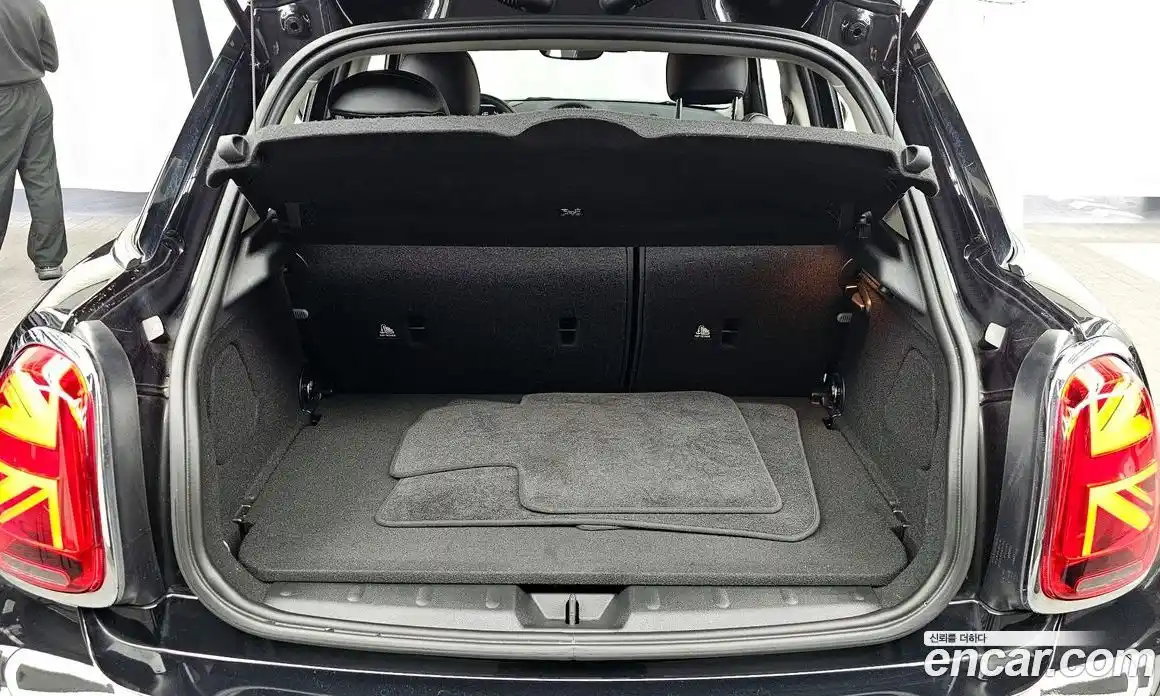 Mini Cooper 2023 1.5 Автомат в Москве № 145477, фото 20