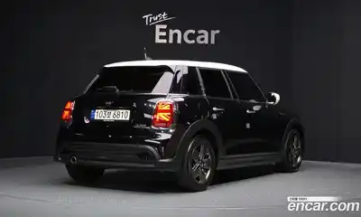 Mini Cooper 2023 1.5 Автомат в Москве № 145477, миниатюра 2