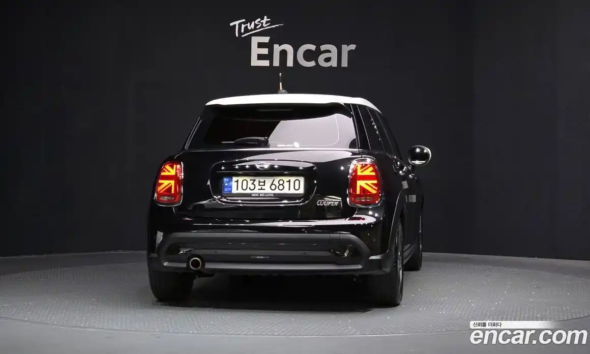 Mini Cooper 2023 1.5 Автомат в Москве № 145477, фото 4