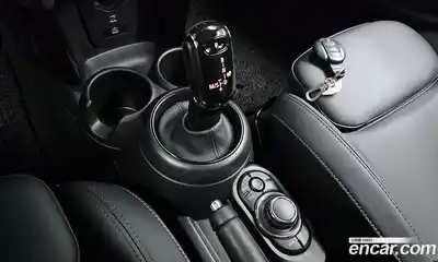 Mini Cooper 2023 1.5 Автомат в Москве № 145477, миниатюра 9