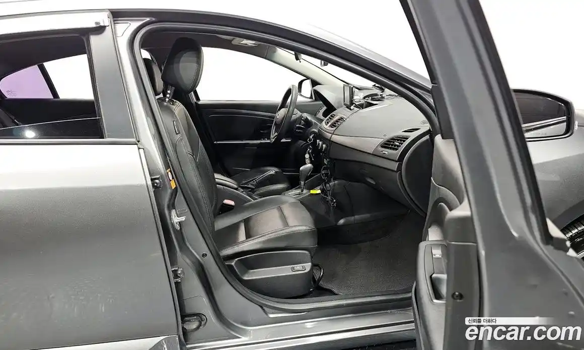 Renault SM3 2017 1.6 Автомат в Москве № 147868, фото 14