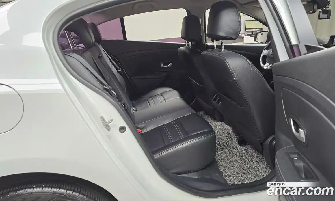 Renault SM3 2016 1.6 Автомат в Москве № 148537, фото 1