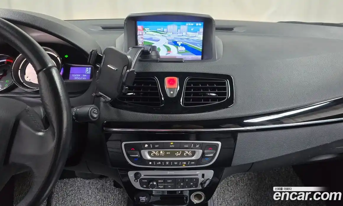 Renault SM3 2016 1.6 Автомат в Москве № 148537, фото 12