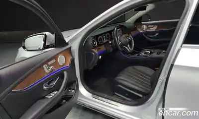 Mercedes-Benz E-Class 2020 2.0 Автомат в Москве № 150647, миниатюра 11