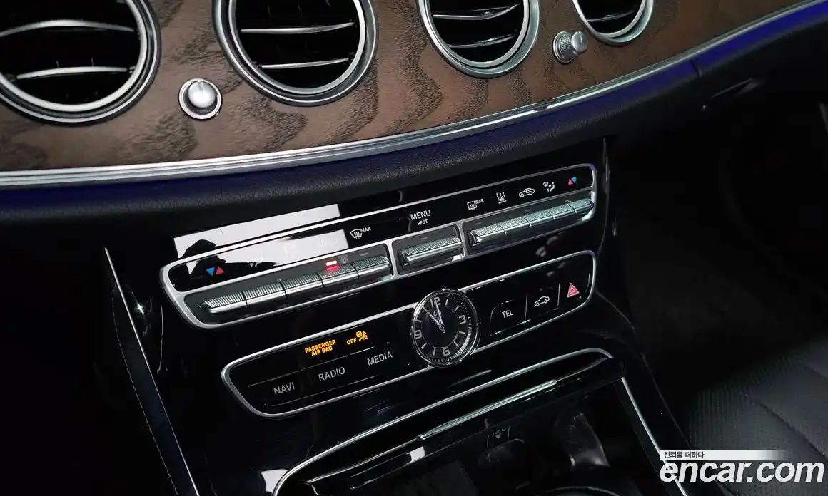 Mercedes-Benz E-Class 2020 2.0 Автомат в Москве № 150647, фото 19