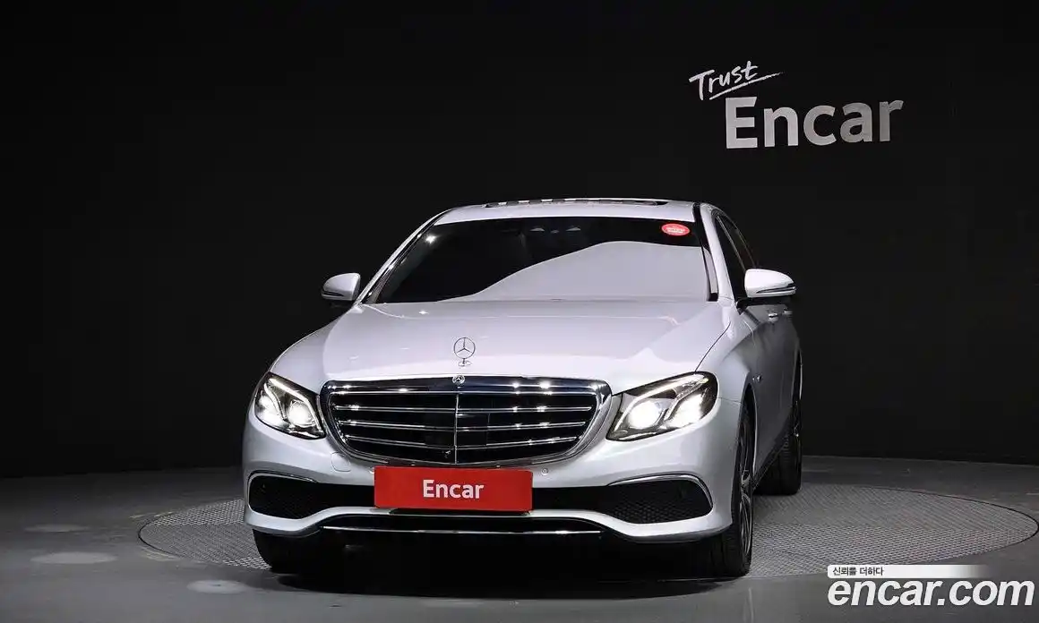 Mercedes-Benz E-Class 2020 2.0 Автомат в Москве № 150647, фото 3