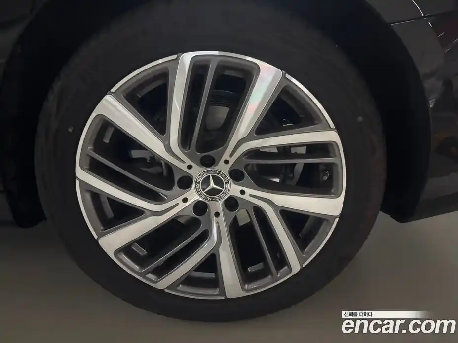 Mercedes-Benz E-Class 2024 2.0 Автомат в Москве № 160078, фото 5