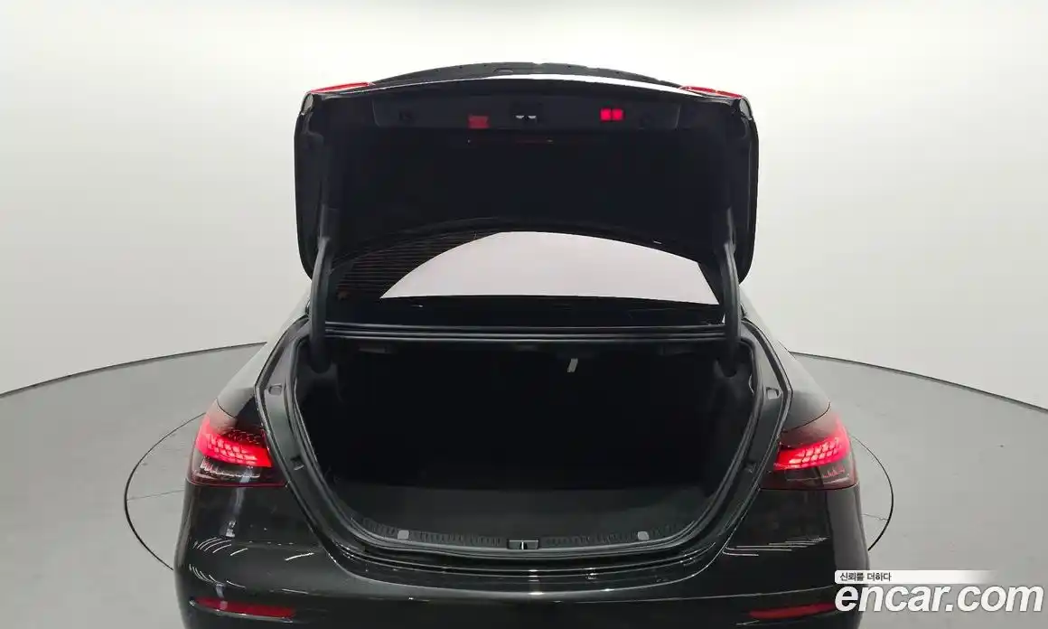 Mercedes-Benz E-Class 2021 2.0 Автомат в Москве № 160576, фото 6