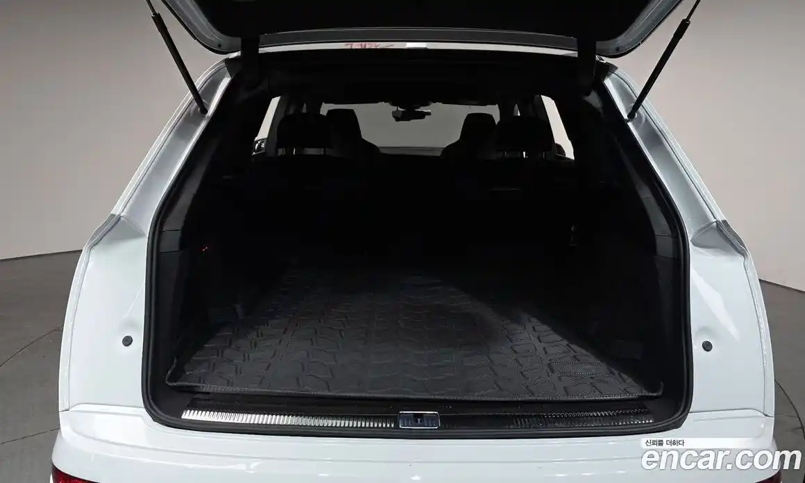 Audi Q7 2025 3.0 Автомат в Москве № 162315, фото 19