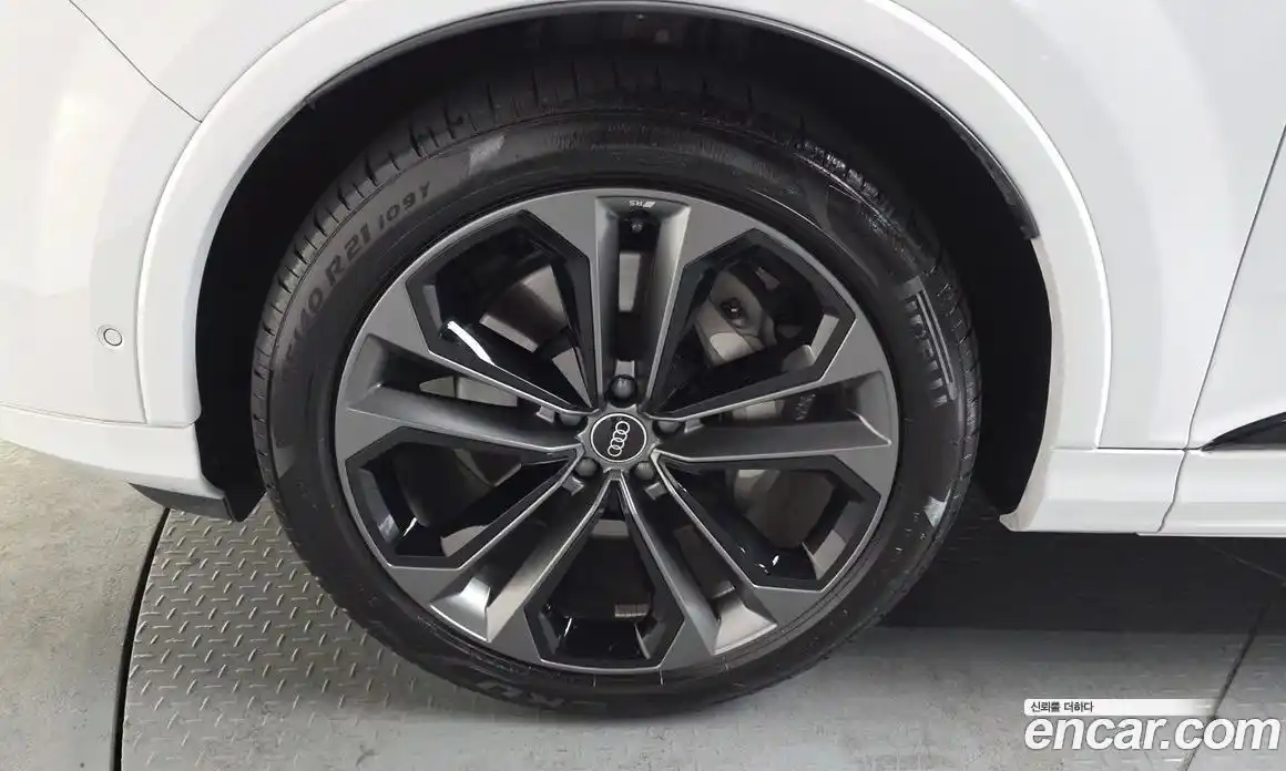 Audi Q7 2025 3.0 Автомат в Москве № 162315, фото 4