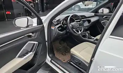 Audi Q3 2022 2.0 Автомат в Москве № 162493, миниатюра 7