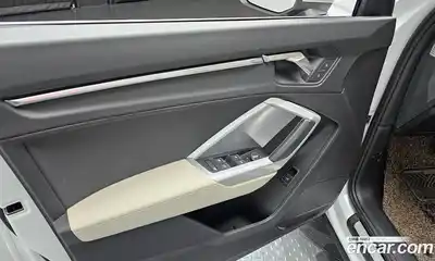 Audi Q3 2022 2.0 Автомат в Москве № 162493, миниатюра 8