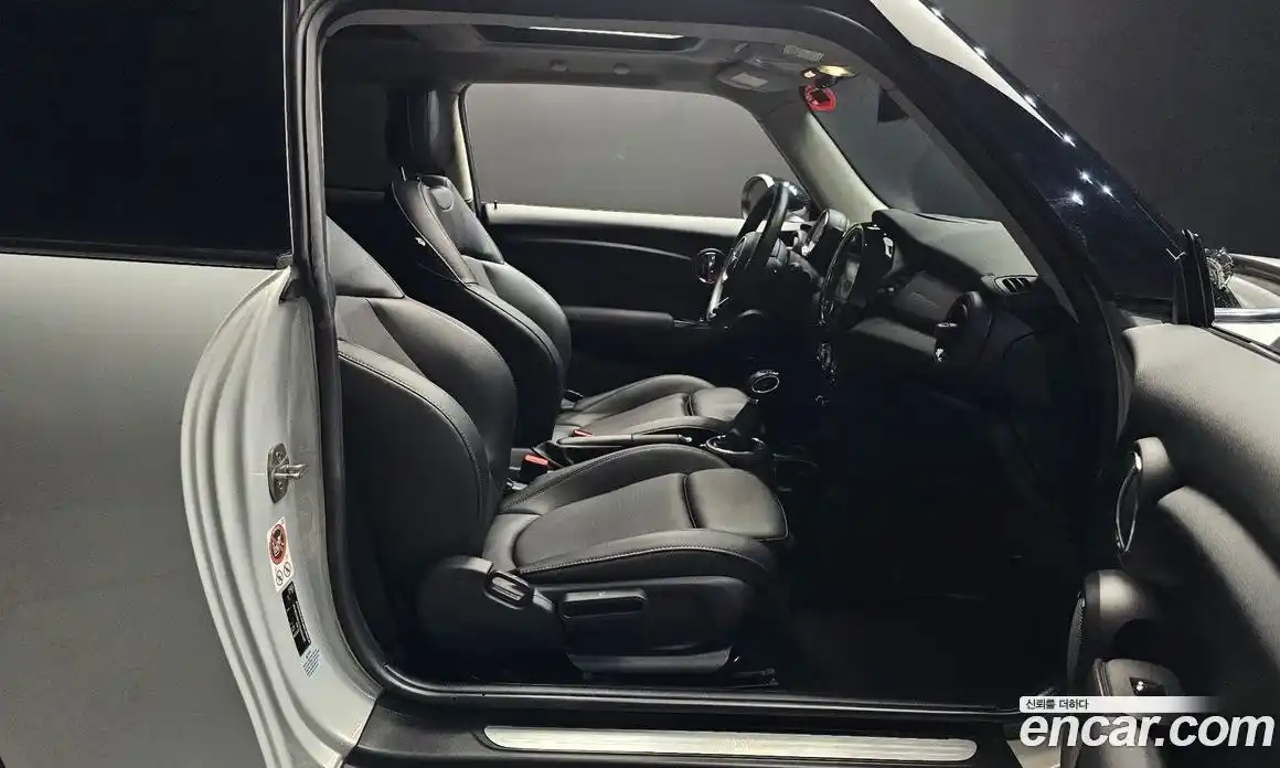 Mini Cooper 2016 1.5 Автомат в Москве № 167277, фото 16