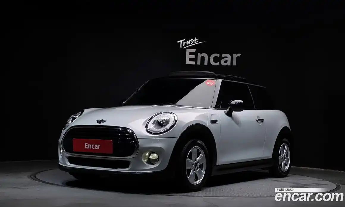 Mini Cooper 2016 1.5 Автомат в Москве № 167277, фото 18