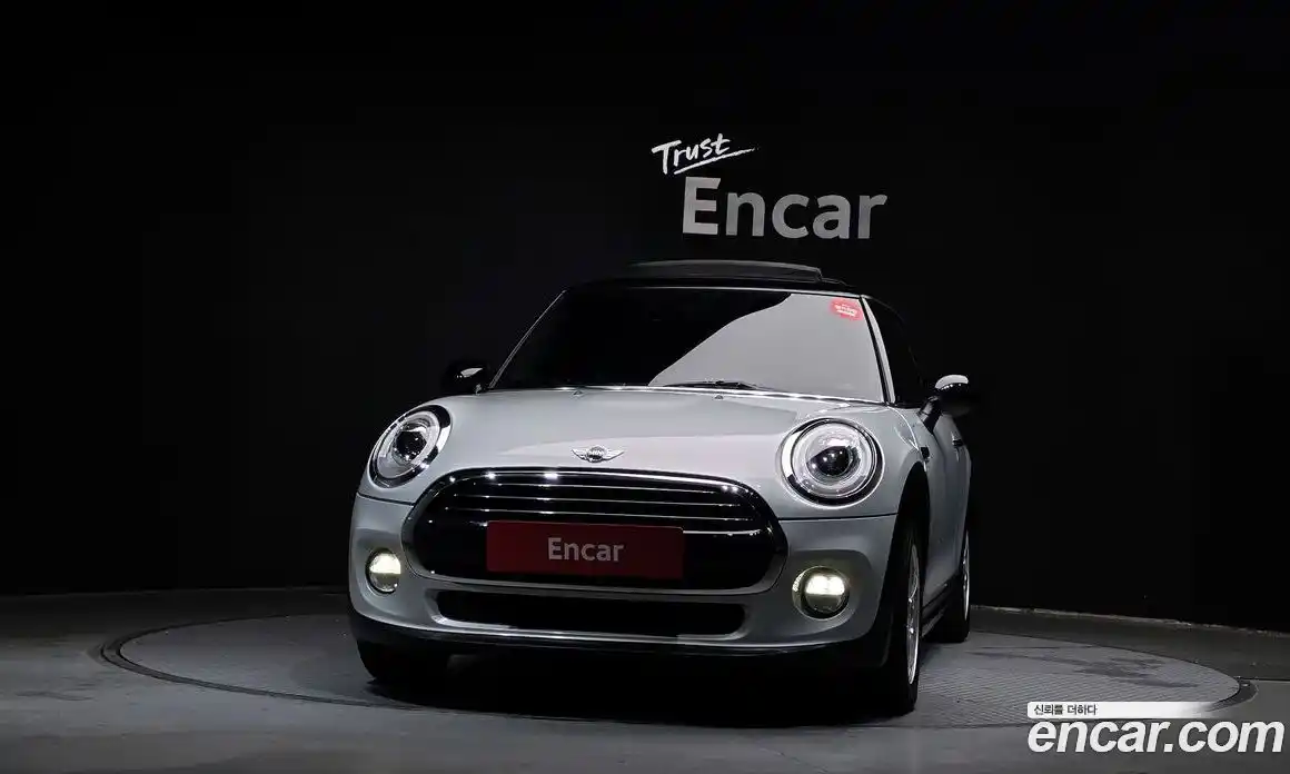 Mini Cooper 2016 1.5 Автомат в Москве № 167277, фото 7