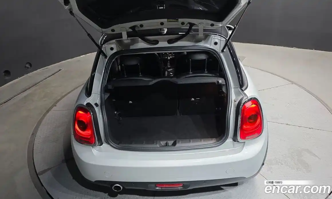 Mini Cooper 2016 1.5 Автомат в Москве № 167277, фото 8