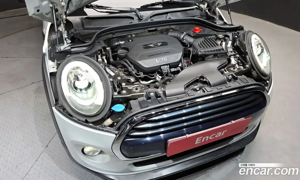 Mini Cooper 2016 1.5 Автомат в Москве № 167277, фото 9